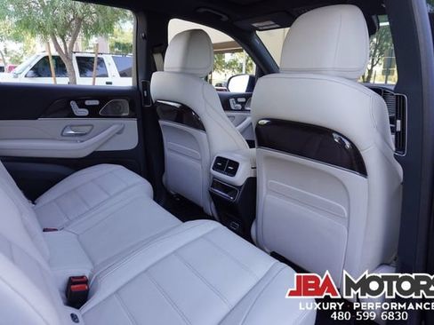 Used 2024 Mercedes-Benz GLS 580 4MATIC image 9
