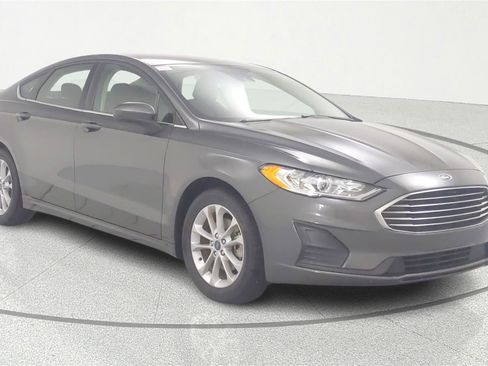 Used 2020 Ford Fusion SE image 1