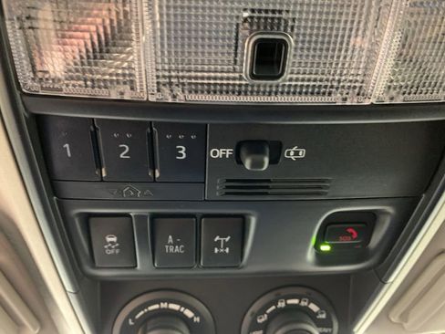Used 2024 Toyota 4Runner TRD Off-Road Premium AWD/4WD image 23