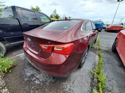 Used 2016 Chevrolet Malibu LT w/ Leather Package FWD image 4