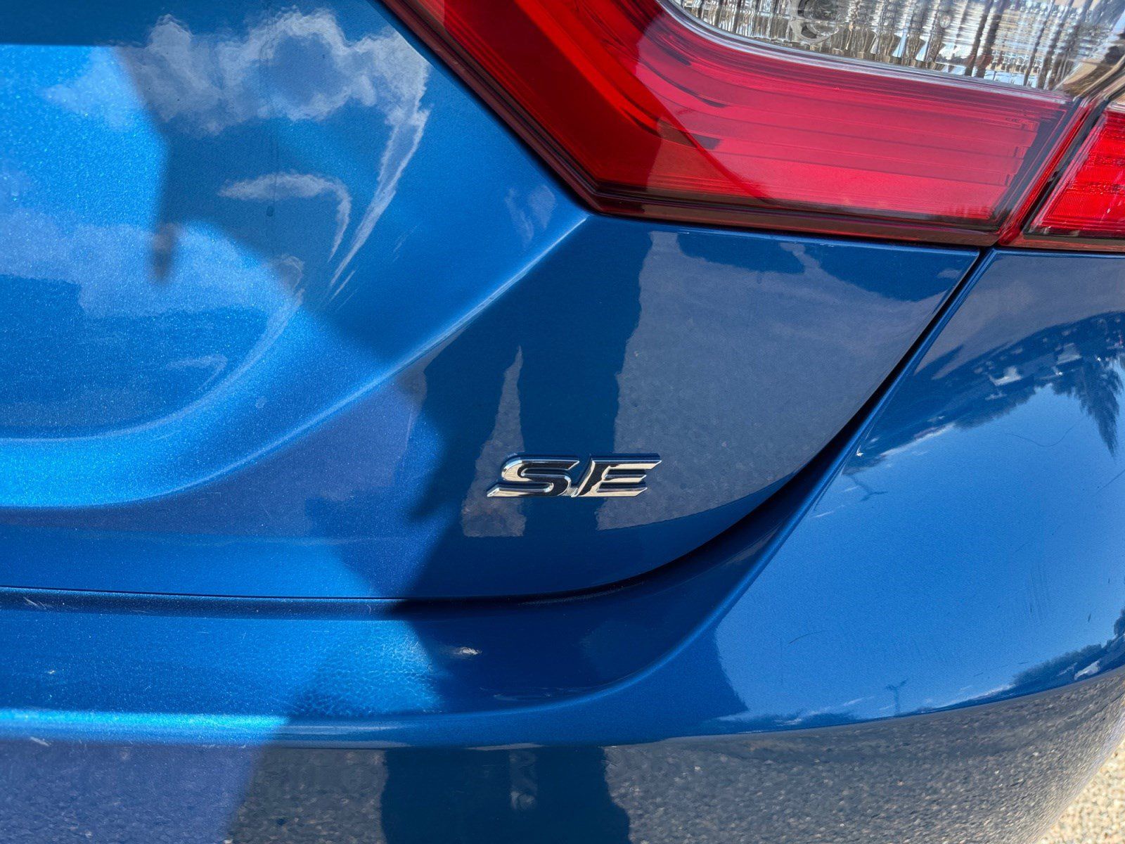 Used 2019 Toyota Camry SE FWD image 23