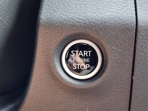 New 2025 Nissan Frontier SV w/ SV Convenience Package image 15