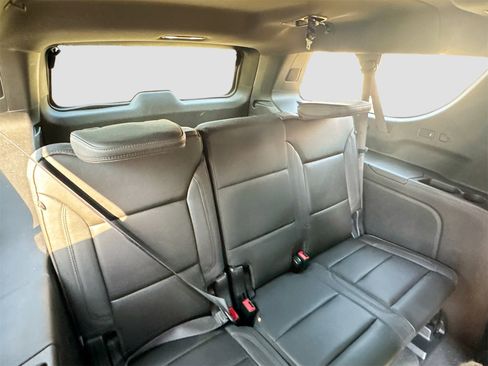 Used 2023 Chevrolet Suburban High Country w/ Premium Package image 29