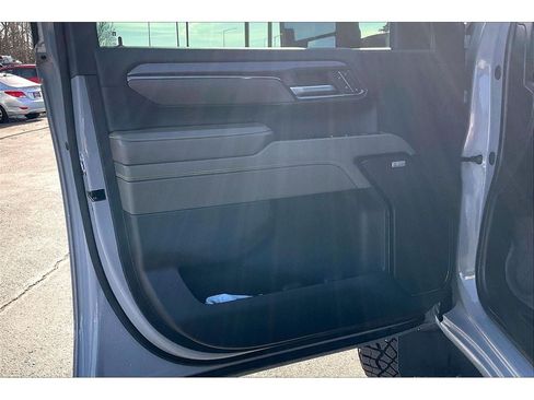 Used 2024 Chevrolet Silverado 2500 ZR2 w/ Technology Package image 24