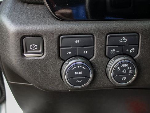 Used 2024 Chevrolet Silverado 2500 LT w/ Convenience Package AWD/4WD image 35