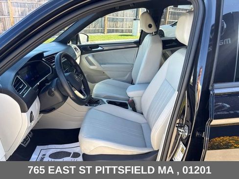 Used 2023 Volkswagen Tiguan SE R-Line AWD/4WD image 9