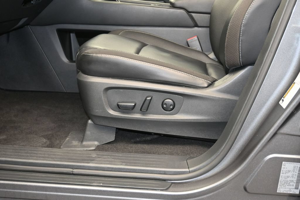Used 2025 Nissan Pathfinder SL AWD/4WD image 21