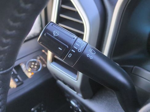 Used 2019 Ford F150 Lariat w/ Equipment Group 502A Luxury image 29