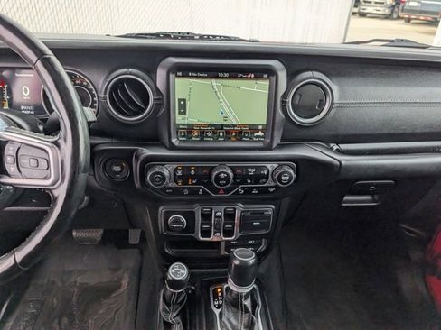 Used 2020 Jeep Gladiator Overland image 3