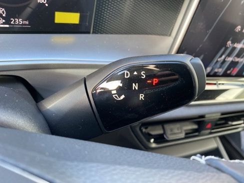 New 2026 Volkswagen Tiguan SE image 30