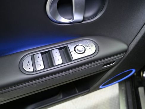 Used 2024 Hyundai Ioniq 5 Limited image 26