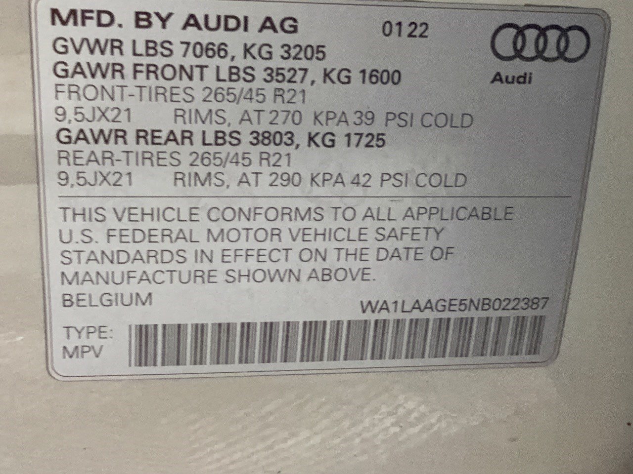 Certified 2022 Audi e-tron Premium Plus w/ Premium Plus Package AWD/4WD image 32