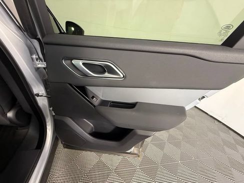 Used 2025 Land Rover Range Rover Velar S AWD/4WD image 36