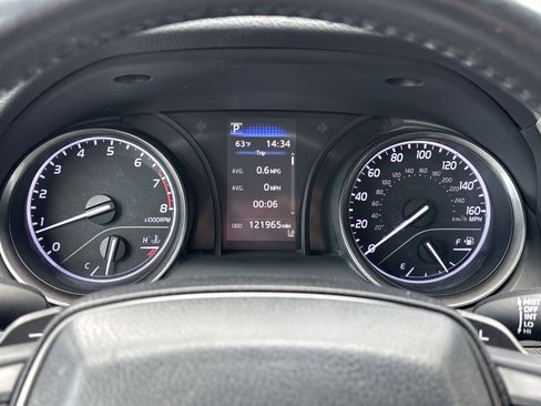 Used 2021 Toyota Camry SE FWD image 25
