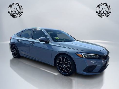 Used 2022 Honda Civic Sport Touring image 3