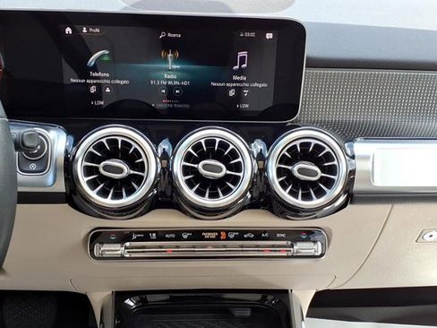 Used 2021 Mercedes-Benz GLB 250 image 22