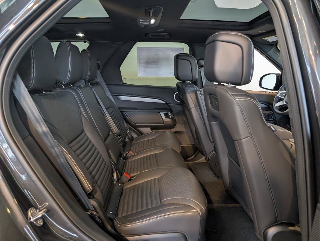 New 2026 Land Rover Discovery Limited Edition AWD/4WD image 30