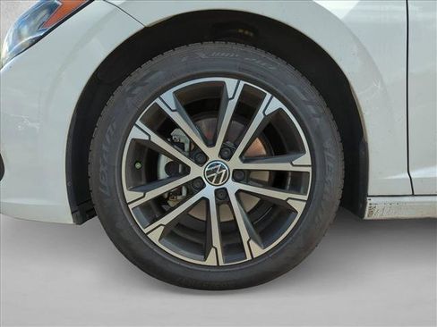 Used 2022 Volkswagen Jetta Sport image 13