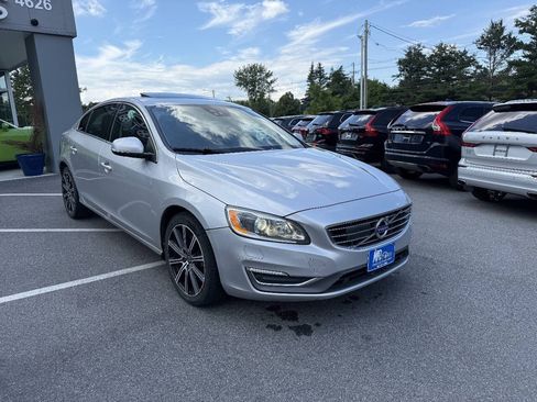 Used 2017 Volvo S60 T5 Inscription Platinum w/ Climate Package AWD/4WD image 4