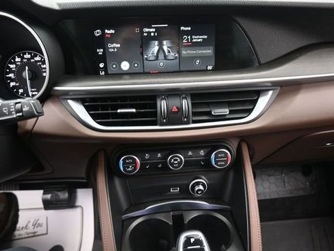 Used 2020 Alfa Romeo Stelvio Ti image 10