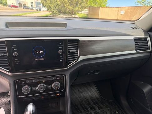 Used 2023 Volkswagen Atlas SE w/ Black Wheel Package AWD/4WD image 17