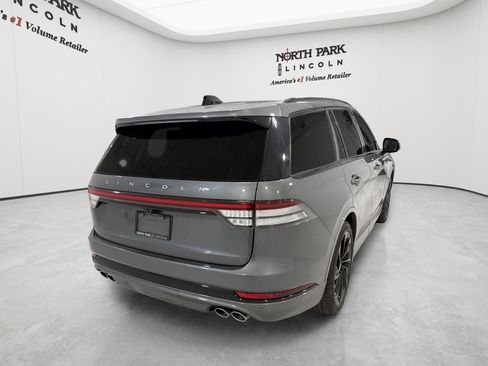Used 2025 Lincoln Aviator Reserve w/ Jet Appearance Package RWD image 5