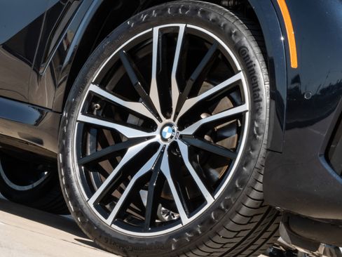 Used 2023 BMW X5 xDrive40i w/ Executive Package image 9