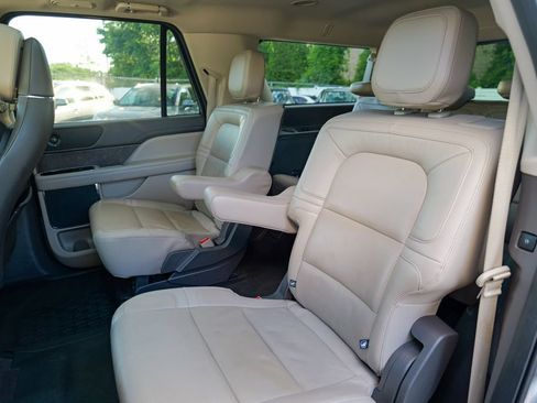 Used 2023 Lincoln Navigator L Reserve AWD/4WD image 28