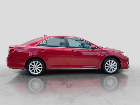 Used 2012 Toyota Camry XLE w/ Leather Pkg FWD image 7