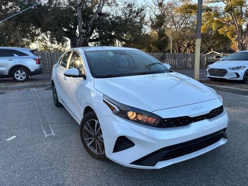 Used 2023 Kia Forte LXS FWD image 4