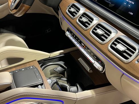 Used 2022 Mercedes-Benz GLS 450 4MATIC image 50