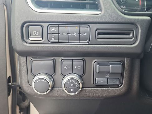 Certified 2021 GMC Yukon SLT w/ SLT Luxury Plus Package RWD image 18