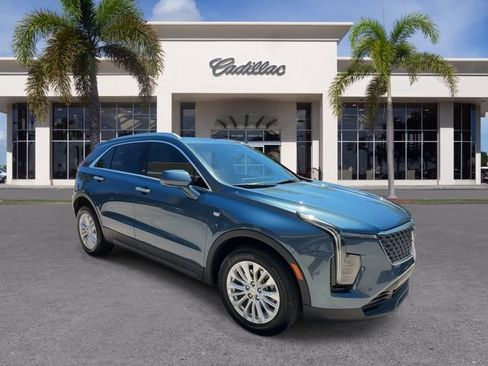 Certified 2024 Cadillac XT4 Luxury image 2