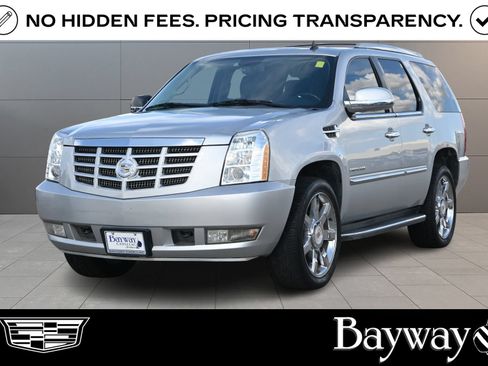 Used 2012 Cadillac Escalade Luxury RWD image 1