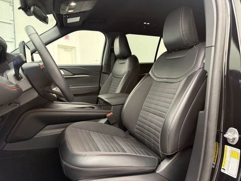 Used 2025 Ford Explorer ST-Line image 13