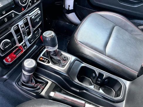 Used 2020 Jeep Gladiator Rubicon AWD/4WD image 15