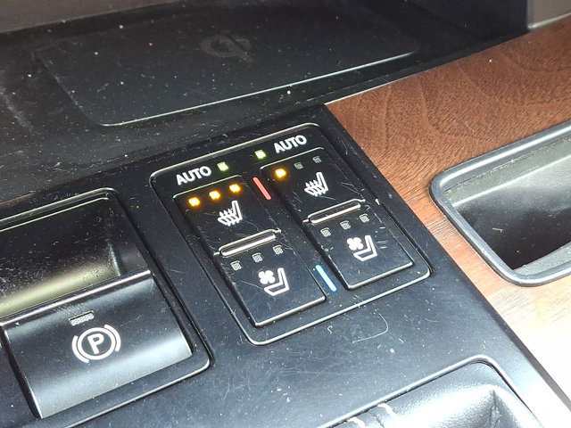 Used 2022 Lexus RX 450hL AWD w/ Premium Package image 19