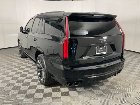Used 2025 Cadillac Escalade V AWD/4WD image 4