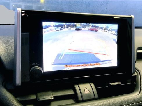 Used 2024 Toyota RAV4 XLE FWD image 28