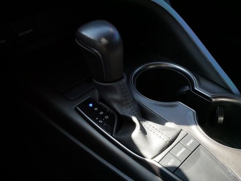 Certified 2024 Toyota Camry SE image 24