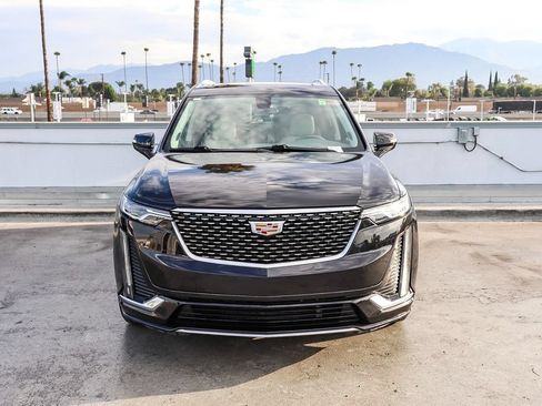 Used 2023 Cadillac XT6 Premium Luxury FWD image 3
