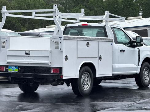 New 2026 Ford F250 XL w/ XL Chrome Package RWD image 5