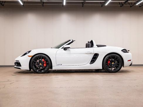 Used 2018 Porsche 718 Boxster GTS RWD image 2