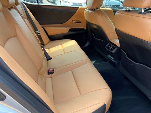 Certified 2023 Lexus ES 250 w/ Premium Package AWD/4WD image 29
