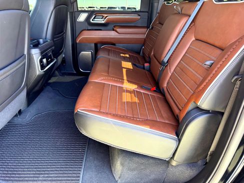 Used 2024 GMC Sierra 2500 Denali Ultimate image 21