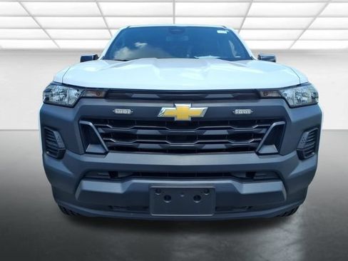 Used 2024 Chevrolet Colorado W/T w/ Advanced Trailering Package AWD/4WD image 11