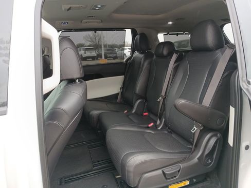 Used 2024 Kia Carnival SX Prestige image 26