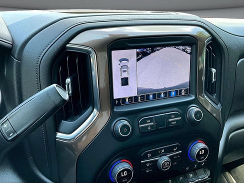 Used 2022 Chevrolet Silverado 1500 High Country w/ Technology Package AWD/4WD image 15