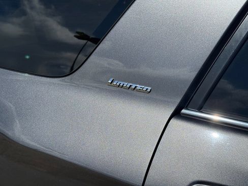 Used 2019 Toyota 4Runner Limited AWD/4WD image 16