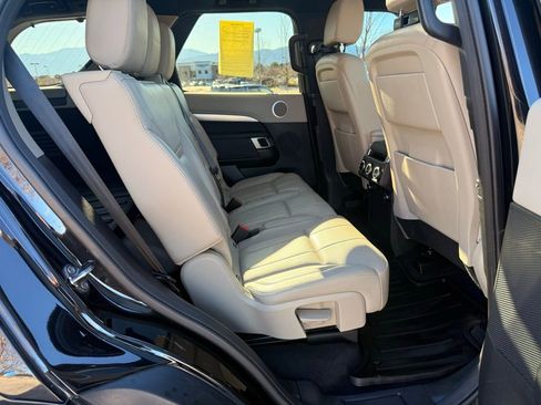 Used 2020 Land Rover Discovery Landmark image 28